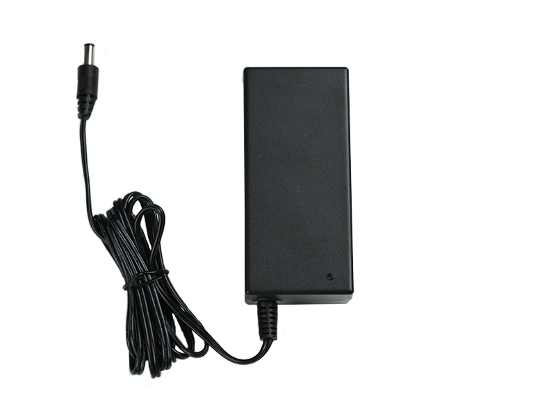 E04 48W 桌面式 适配器