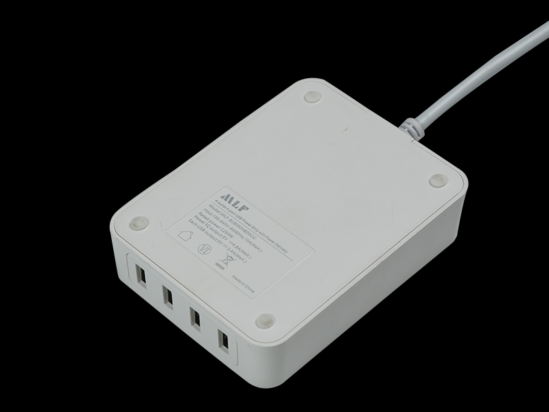 B18 排插 +4口USB充电器